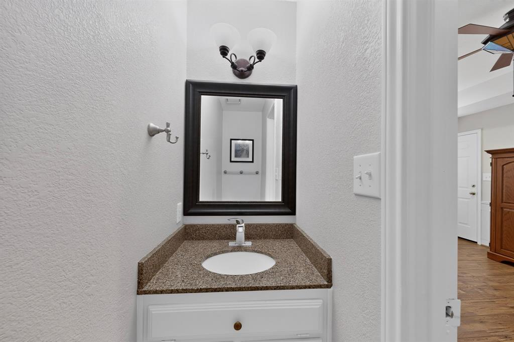 4431 Silverthorn Drive Property Photo 28