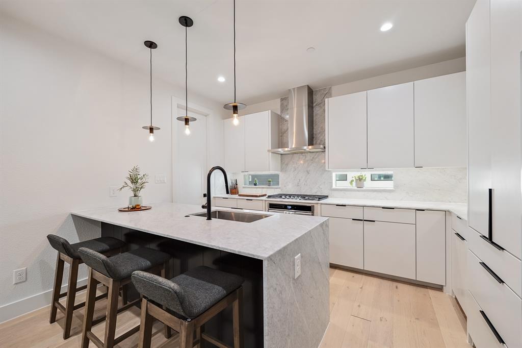 1141 N Madison Avenue 105 Property Photo 13