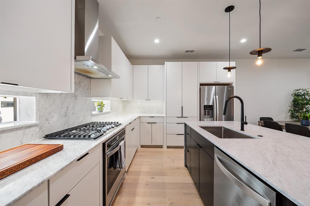 1141 N Madison Avenue 105 Property Photo 16