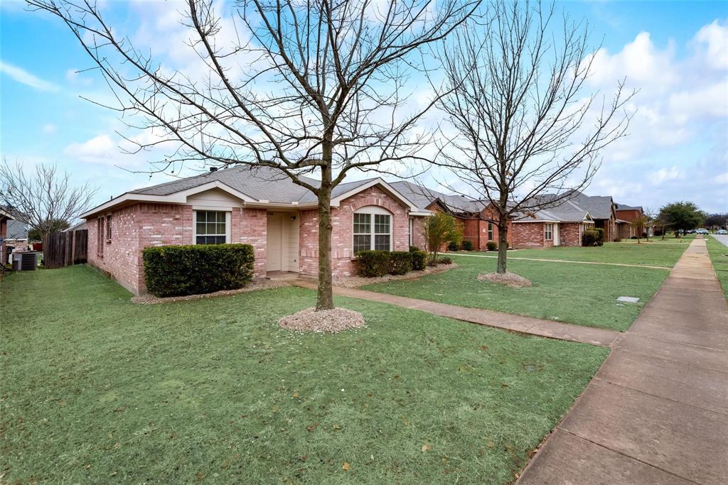 2946 Midbury Drive Property Photo 2