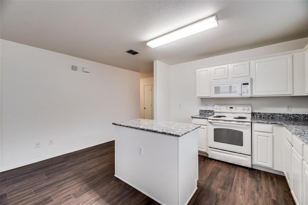 2946 Midbury Drive Property Photo 12