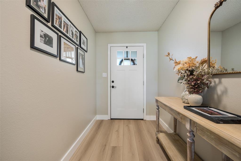 6560 Meadow Ridge Circle Property Photo 6