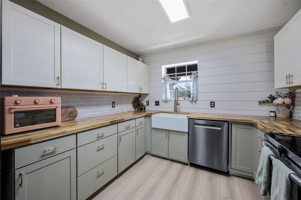 6560 Meadow Ridge Circle Property Photo 10