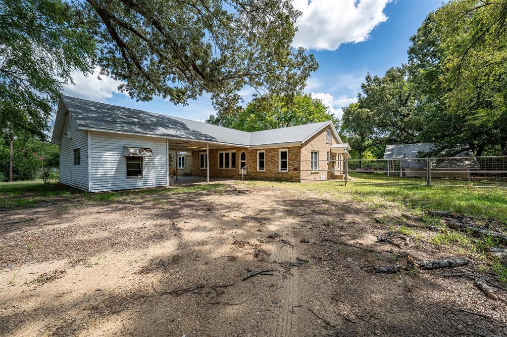 5250 Fm 2494 Property Photo 1