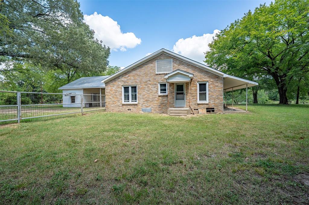 5250 Fm 2494 Property Photo 2