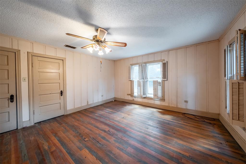 5250 Fm 2494 Property Photo 16