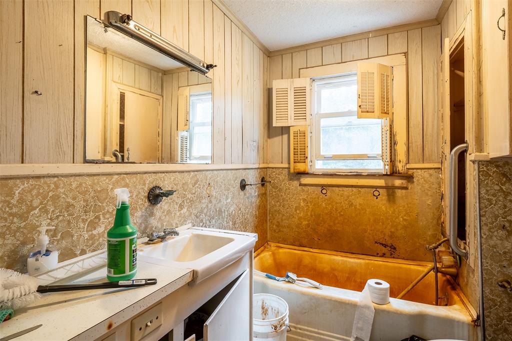5250 Fm 2494 Property Photo 17