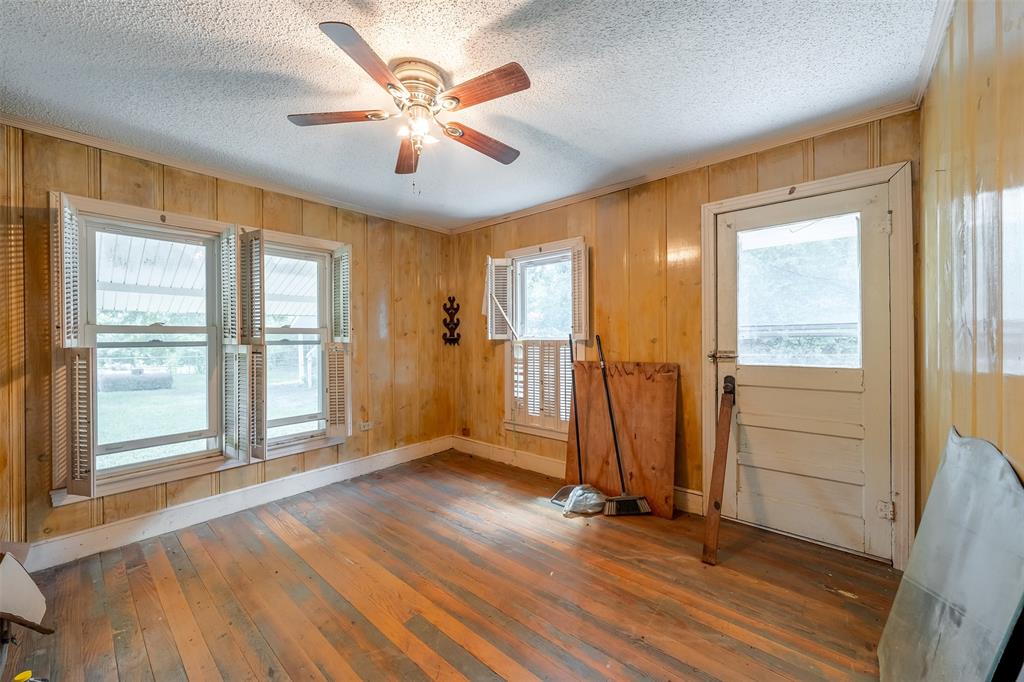 5250 Fm 2494 Property Photo 18