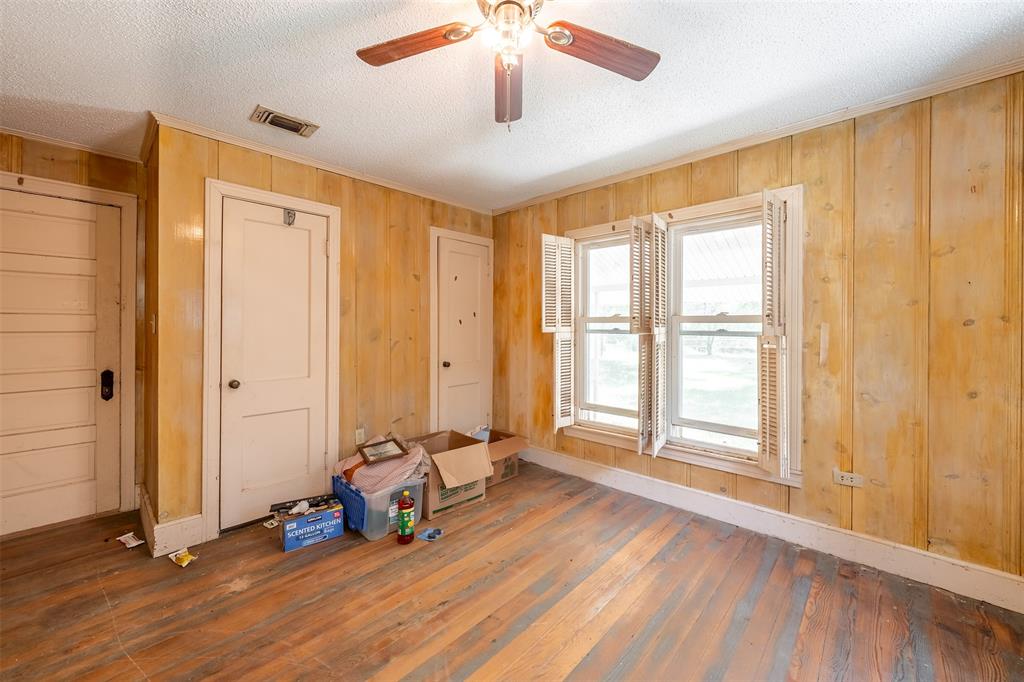 5250 Fm 2494 Property Photo 19