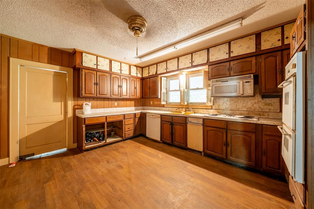 5250 Fm 2494 Property Photo 30