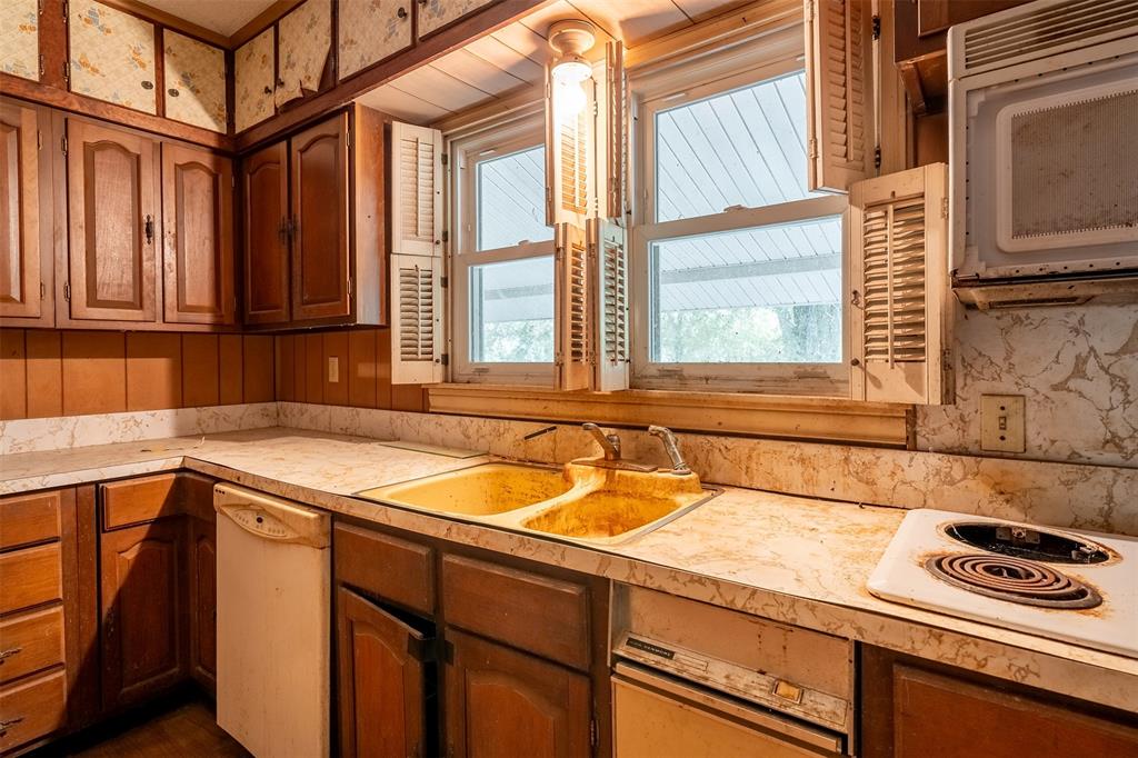5250 Fm 2494 Property Photo 31
