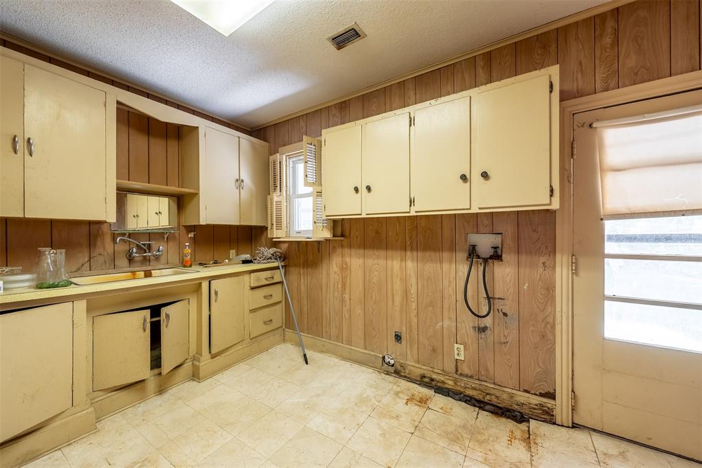 5250 Fm 2494 Property Photo 34