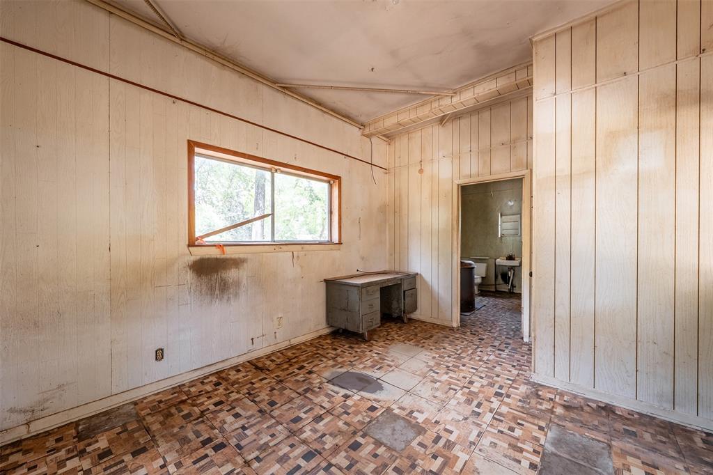5250 Fm 2494 Property Photo 35