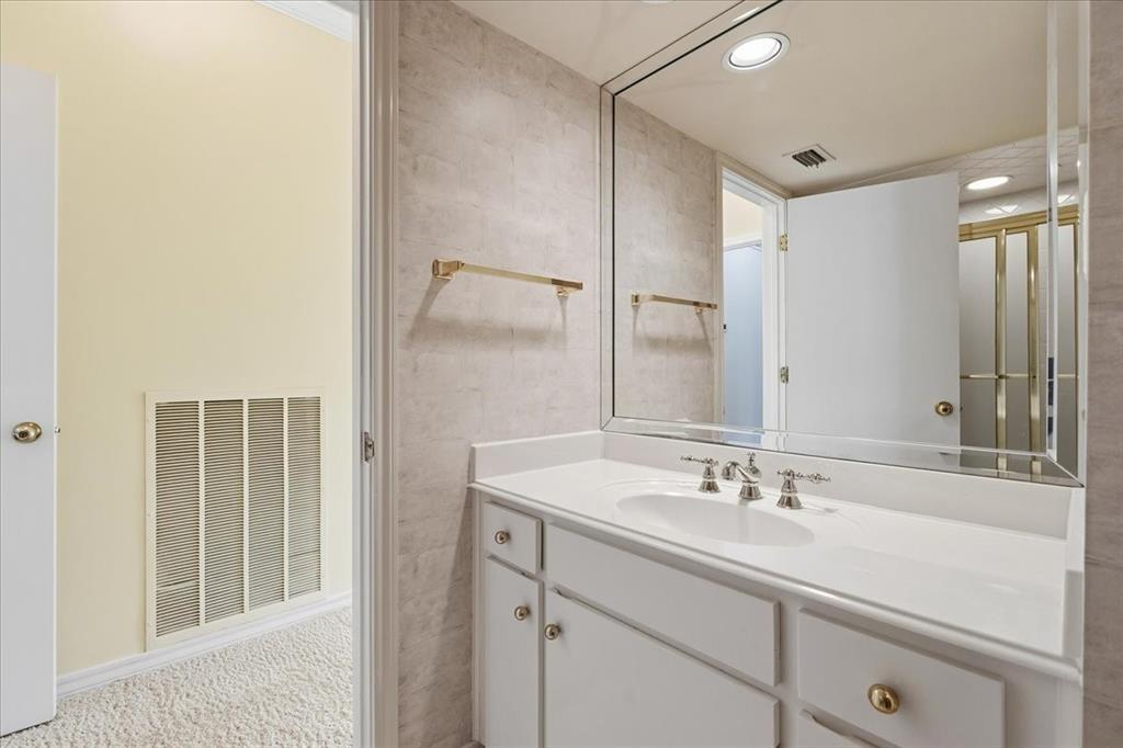 22 One Main Place Property Photo 32