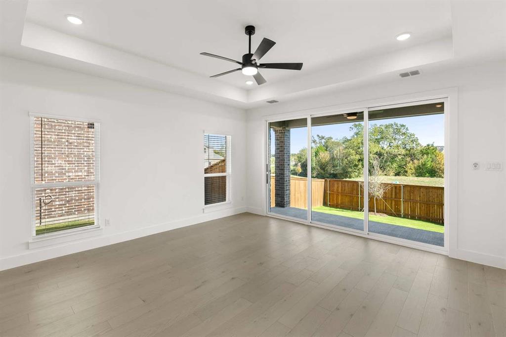 12806 Meadow Glen Street Property Photo 11