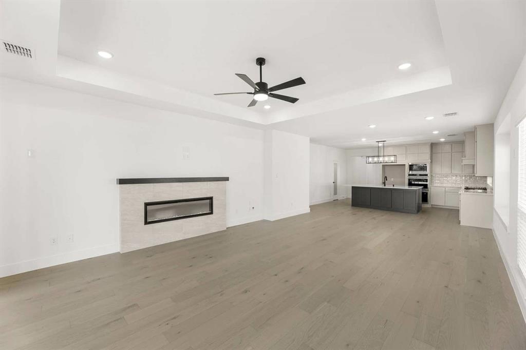 12806 Meadow Glen Street Property Photo 14