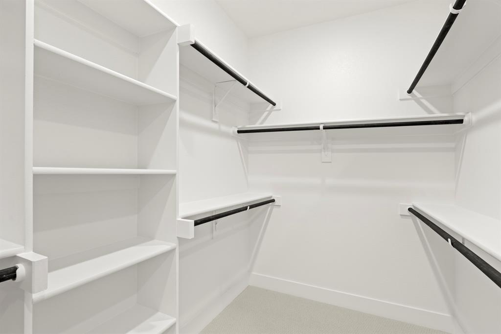 12806 Meadow Glen Street Property Photo 21