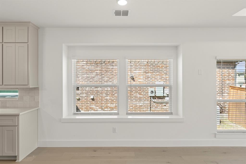 12806 Meadow Glen Street Property Photo 27