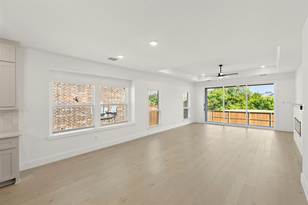 12806 Meadow Glen Street Property Photo 28