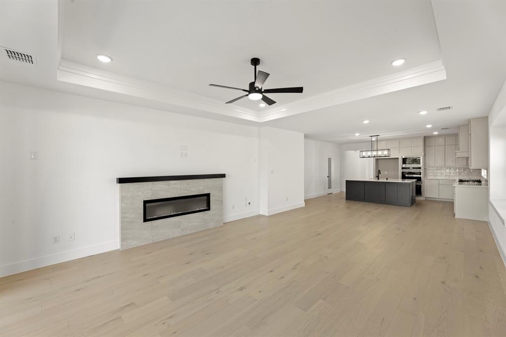 12806 Meadow Glen Street Property Photo 32