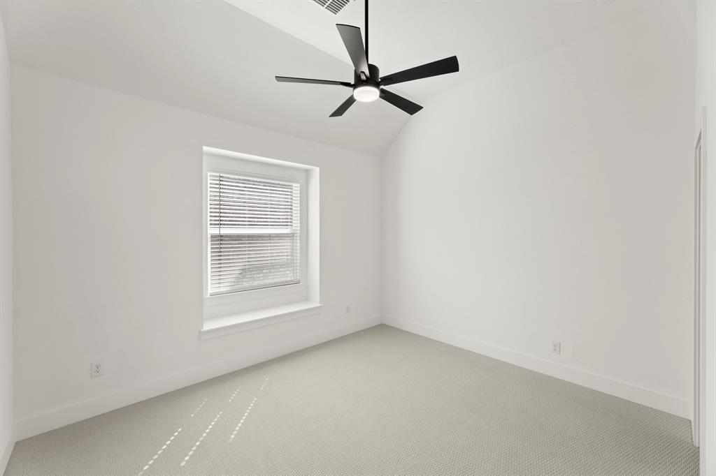 12806 Meadow Glen Street Property Photo 33