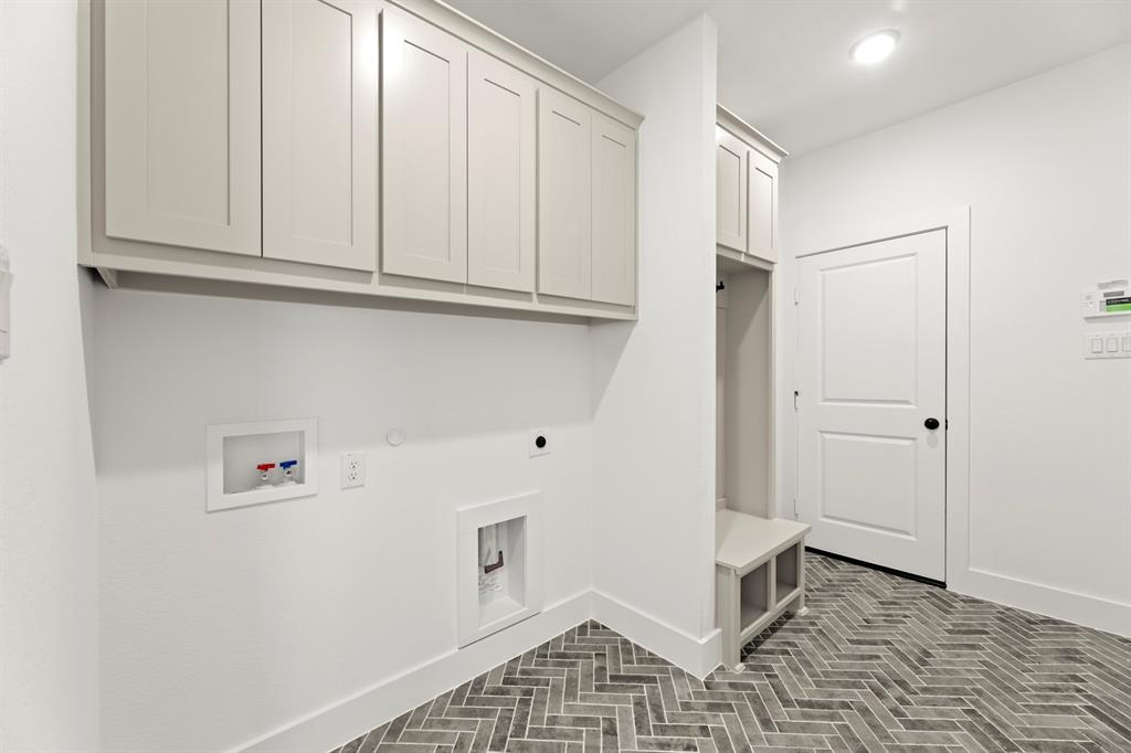 12806 Meadow Glen Street Property Photo 36