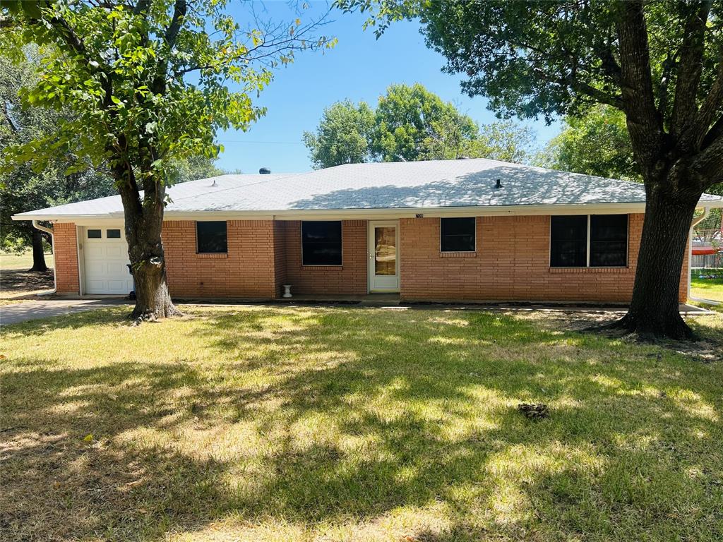 708 N Trinity Street Property Photo 1