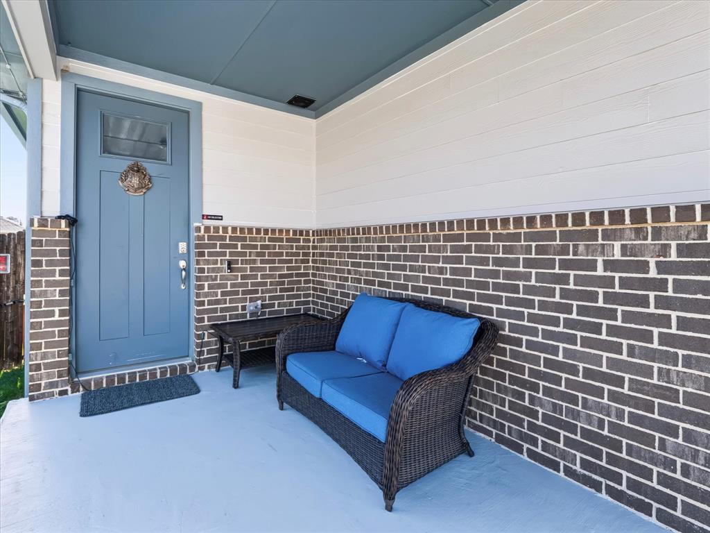 2220 Redwing Drive Property Photo 3