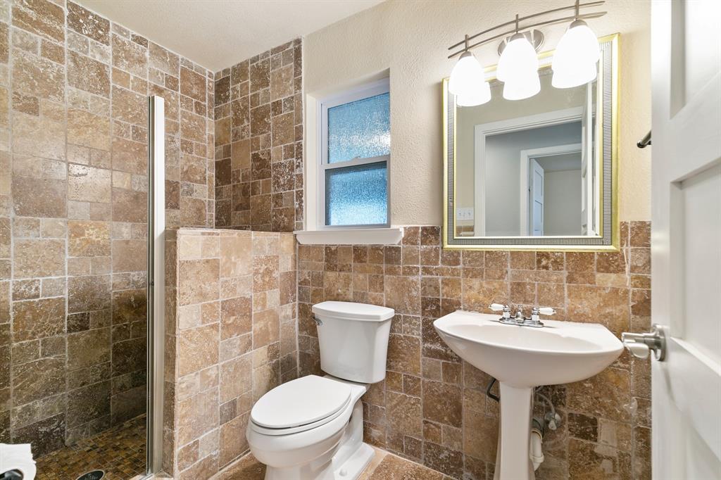 909 N Dove Road Property Photo 15