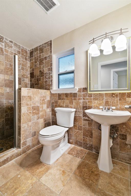 909 N Dove Road Property Photo 16