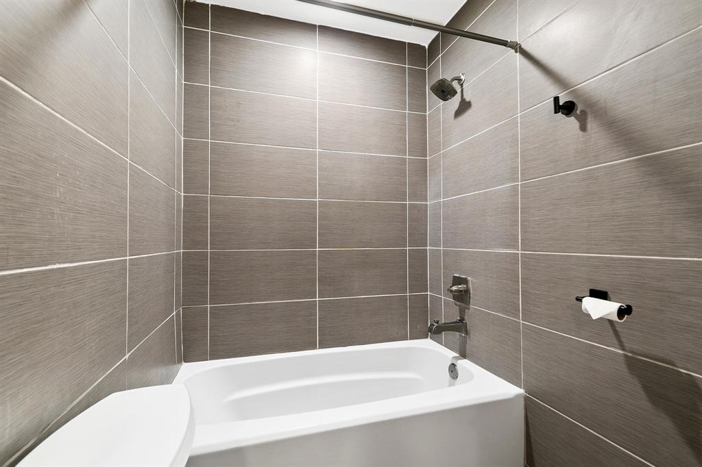 909 N Dove Road Property Photo 25