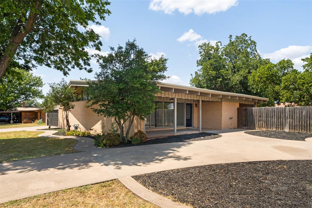 502 W Texas Avenue Property Photo 1