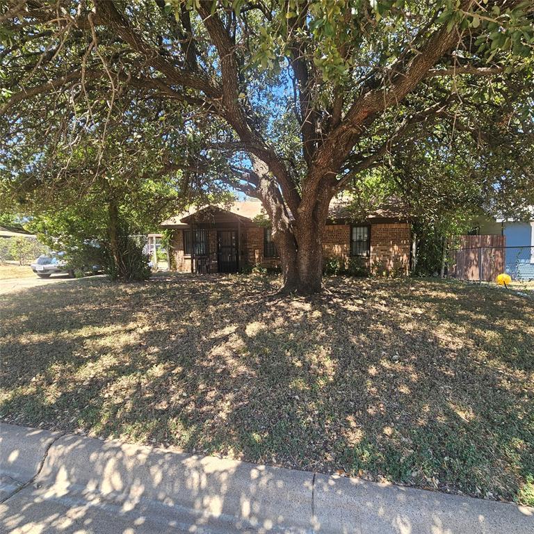 1313 E Robert Street Property Photo 2