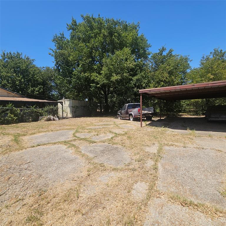 1313 E Robert Street Property Photo 3
