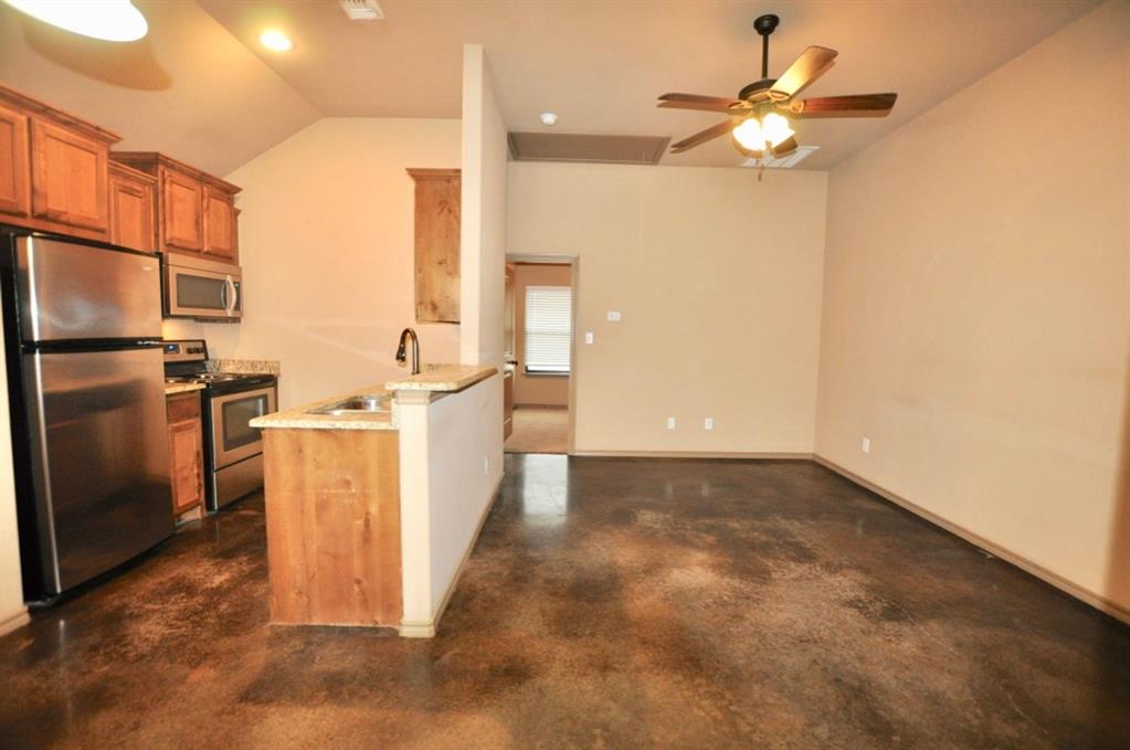 663 W Tarleton Street 201 Property Photo 5