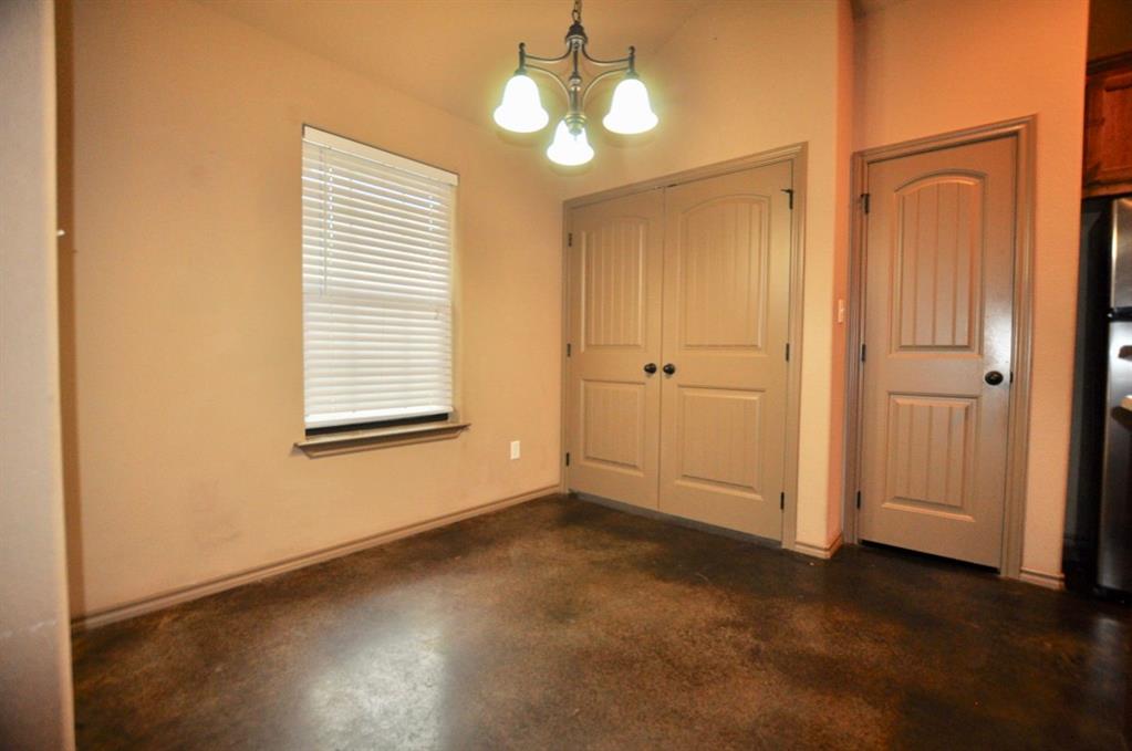 663 W Tarleton Street 201 Property Photo 7