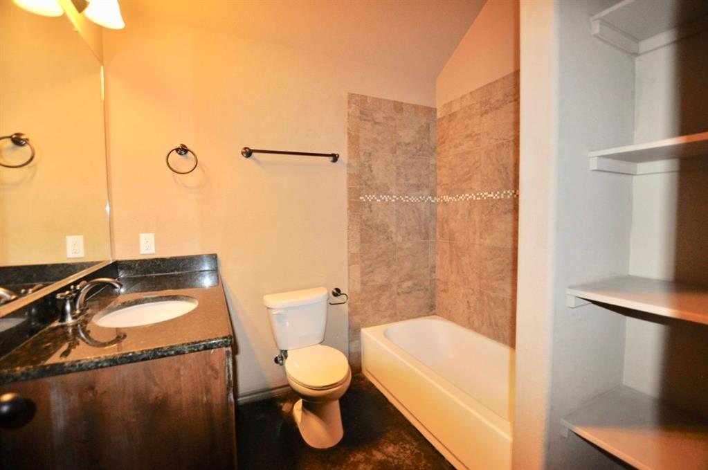 663 W Tarleton Street 201 Property Photo 12