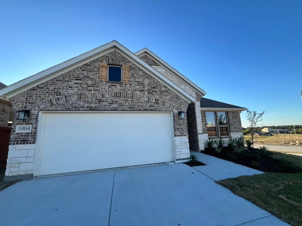 1004 Elmstead Drive Property Photo 1