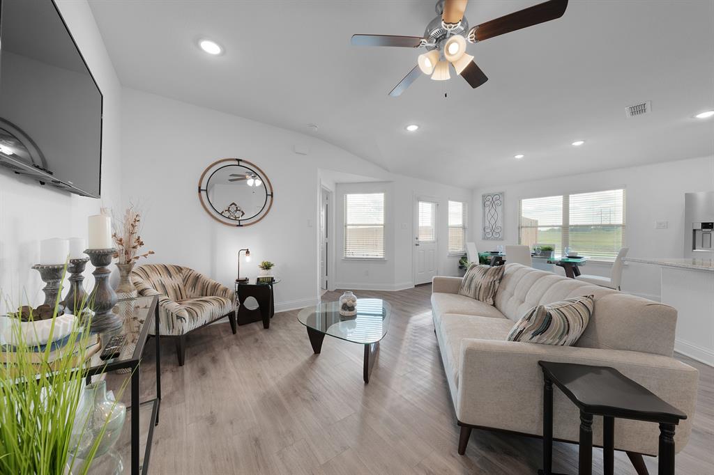 2104 Redwood Drive Property Photo 13