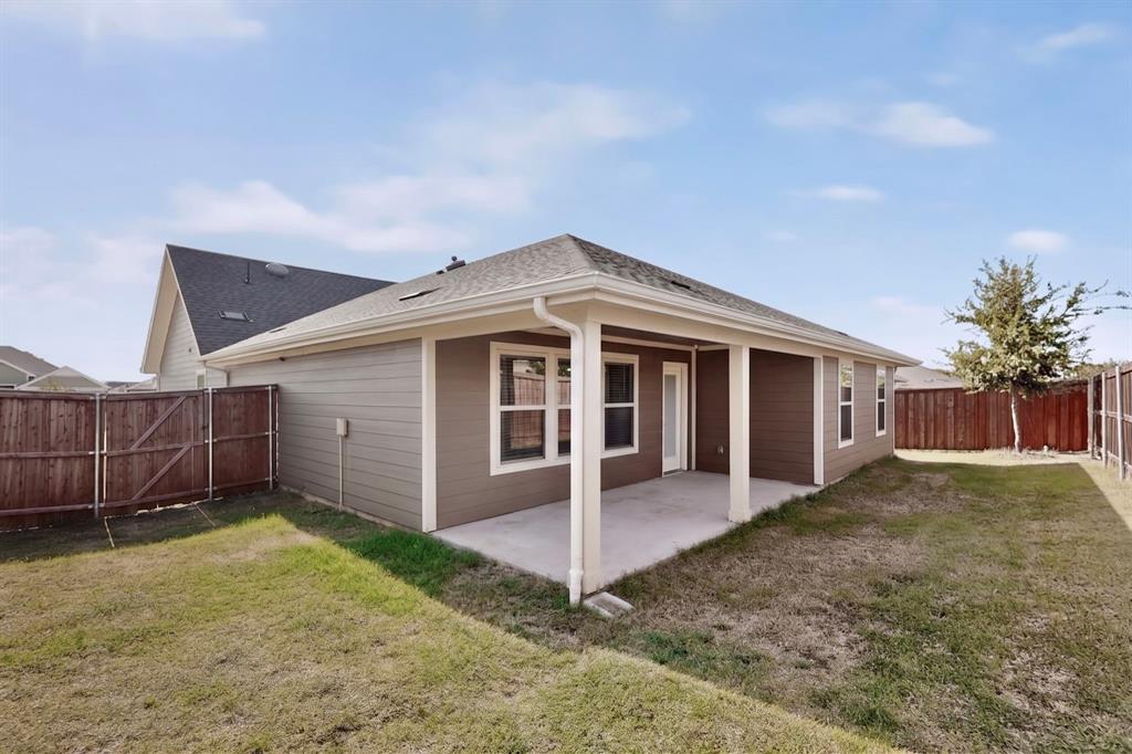 11129 Pond View Court Property Photo 6