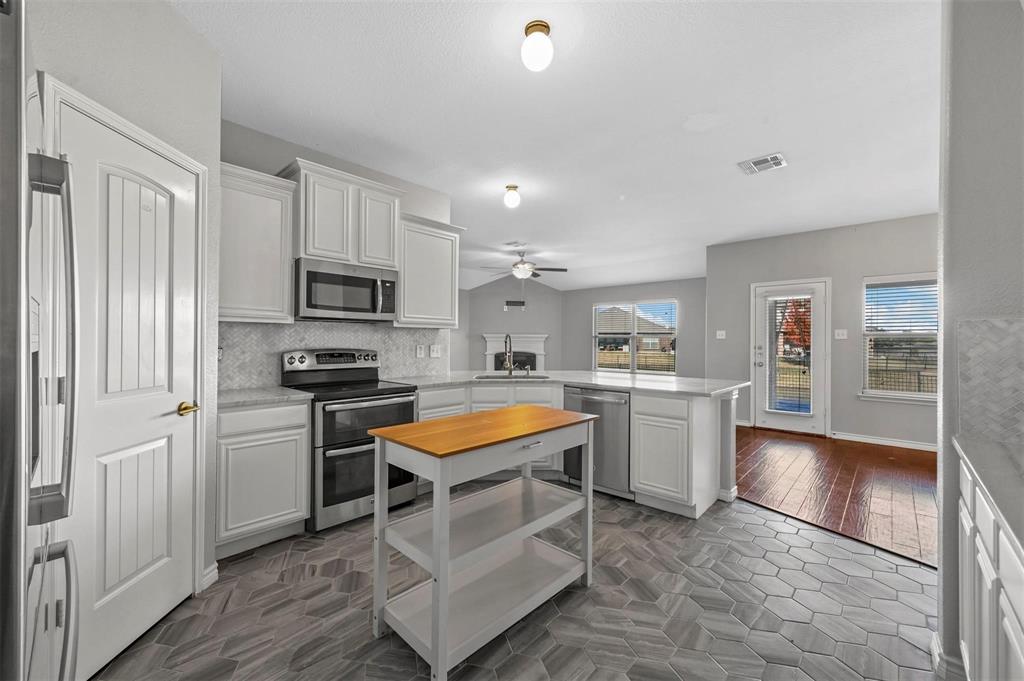 5590 Manitou Drive Property Photo 4