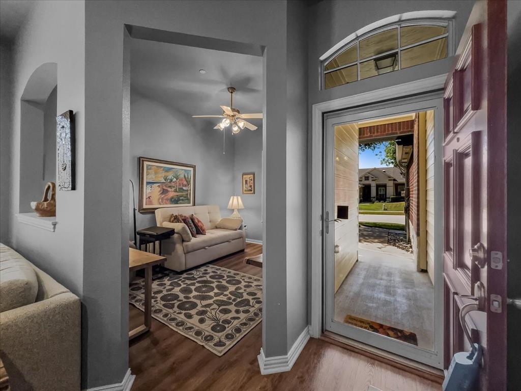 2829 Mott Street Property Photo 8
