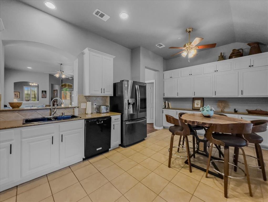 2829 Mott Street Property Photo 11