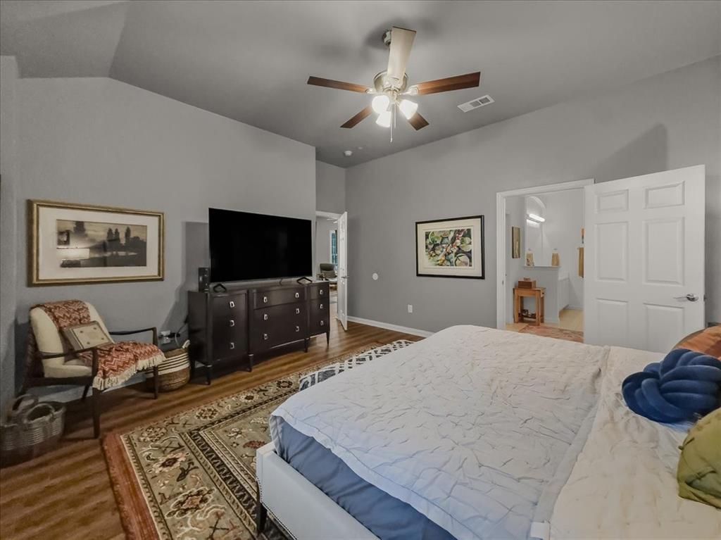 2829 Mott Street Property Photo 17