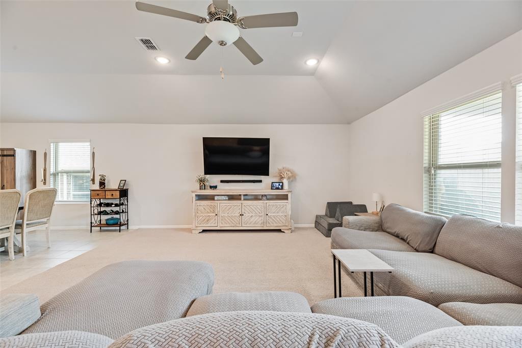 2107 Auburndale Avenue Property Photo 7