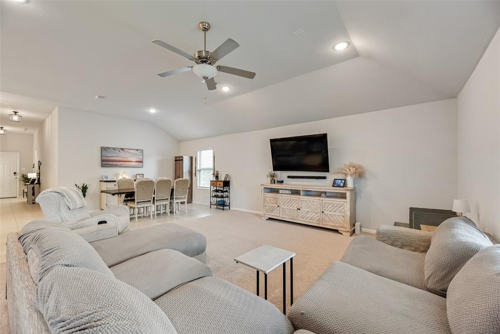 2107 Auburndale Avenue Property Photo 8