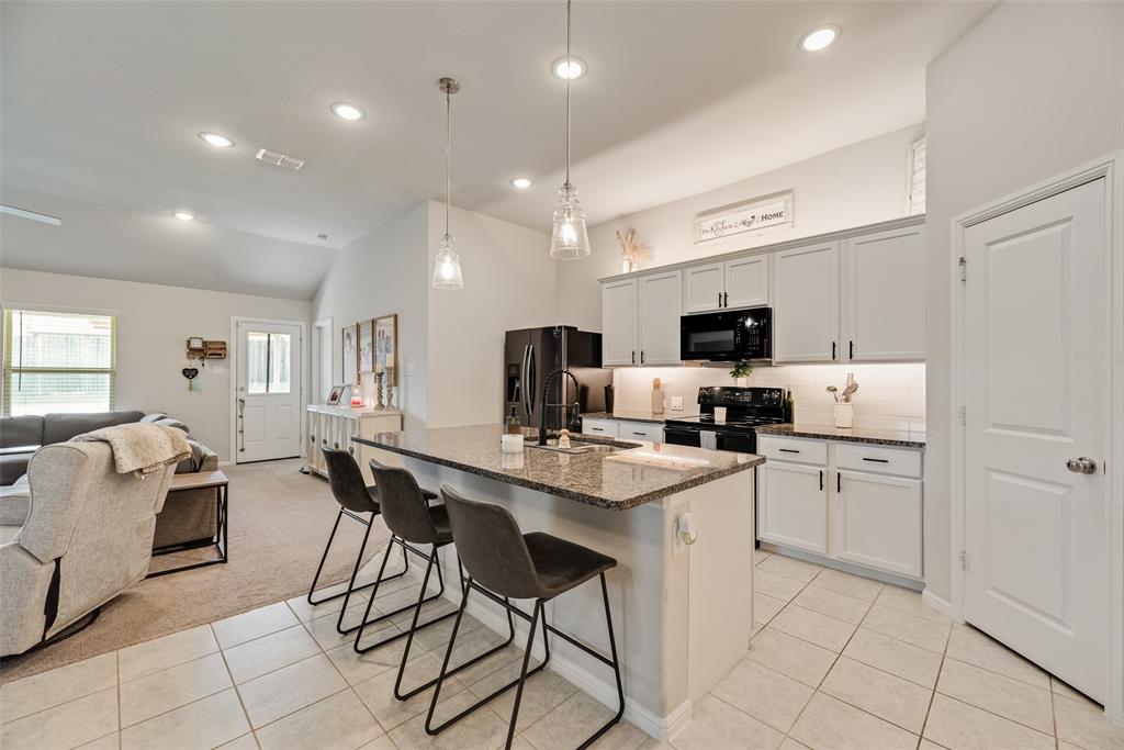 2107 Auburndale Avenue Property Photo 11