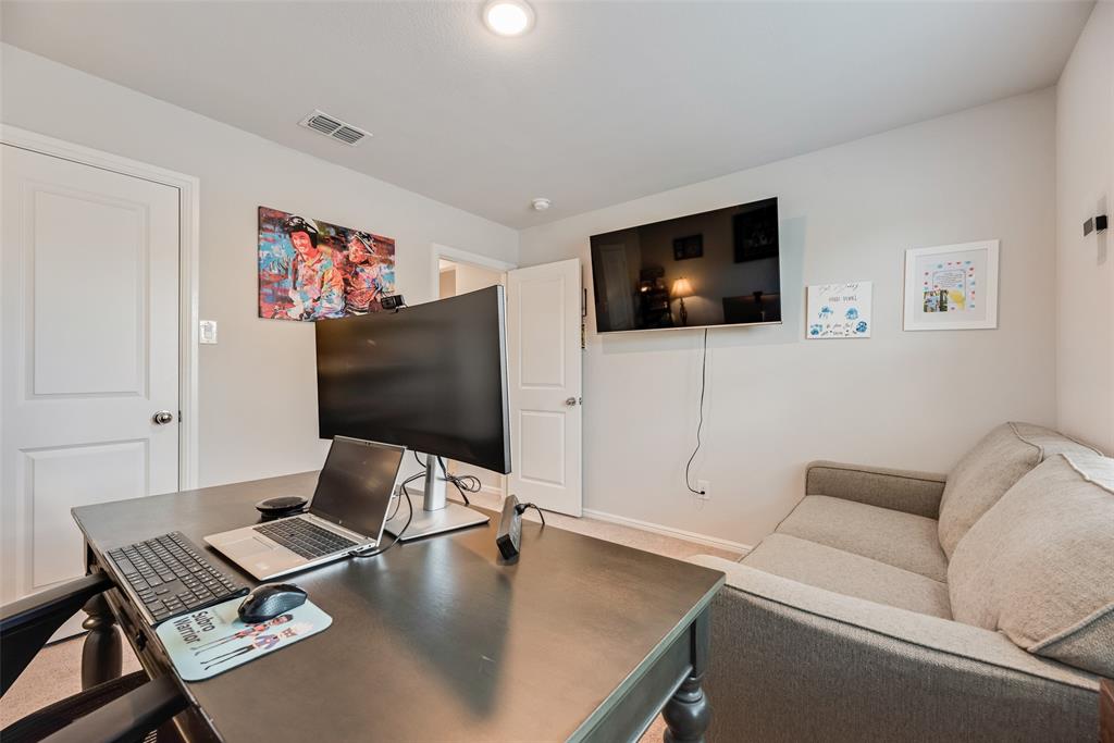 2107 Auburndale Avenue Property Photo 21