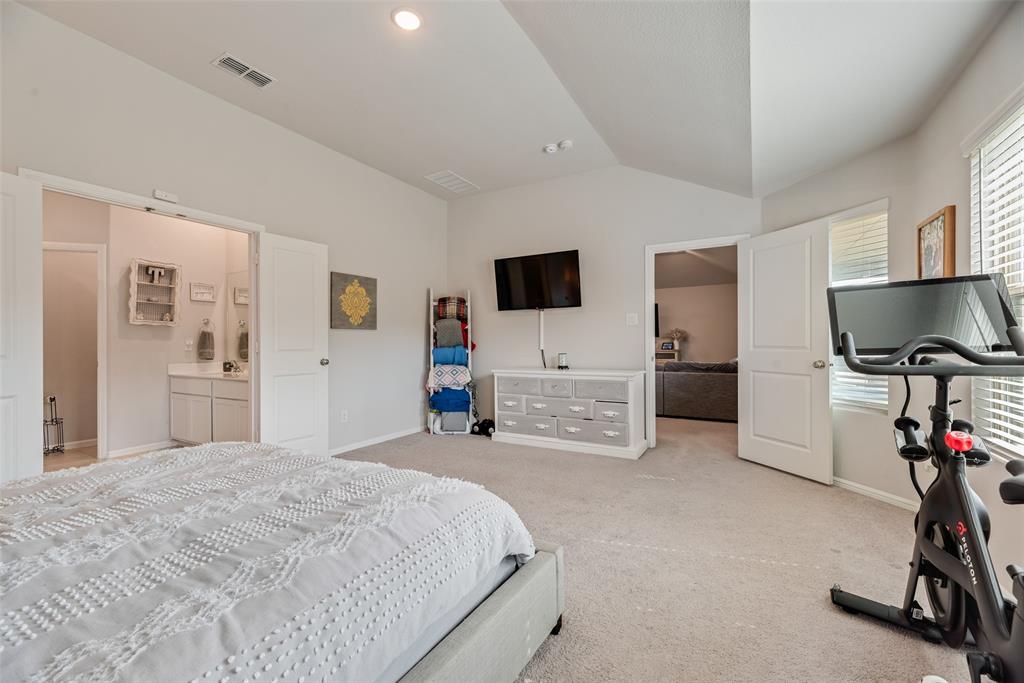 2107 Auburndale Avenue Property Photo 29