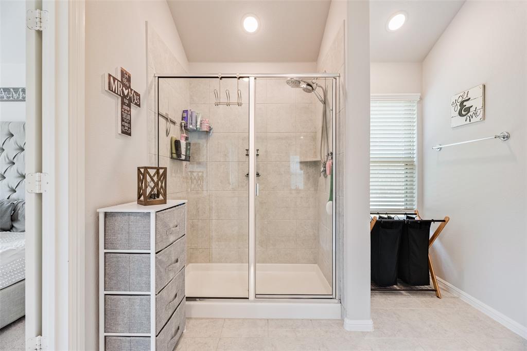 2107 Auburndale Avenue Property Photo 32